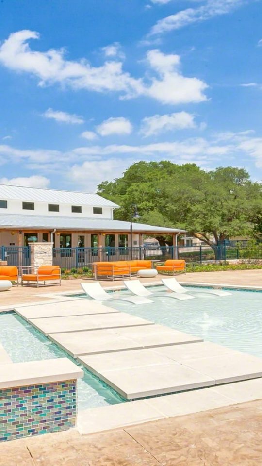 the pool at The Creekside at Kenneys Fort