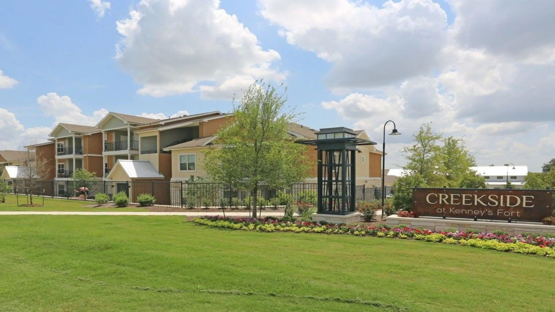 greenridge apartments in dallas, tx at The Creekside at Kenneys Fort